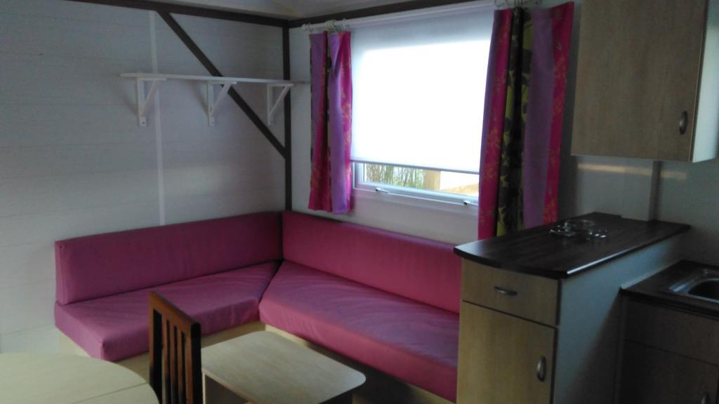 Camping De 孔特雷克塞维尔 外观 照片
