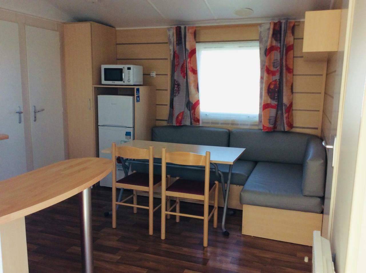 Camping De 孔特雷克塞维尔 外观 照片