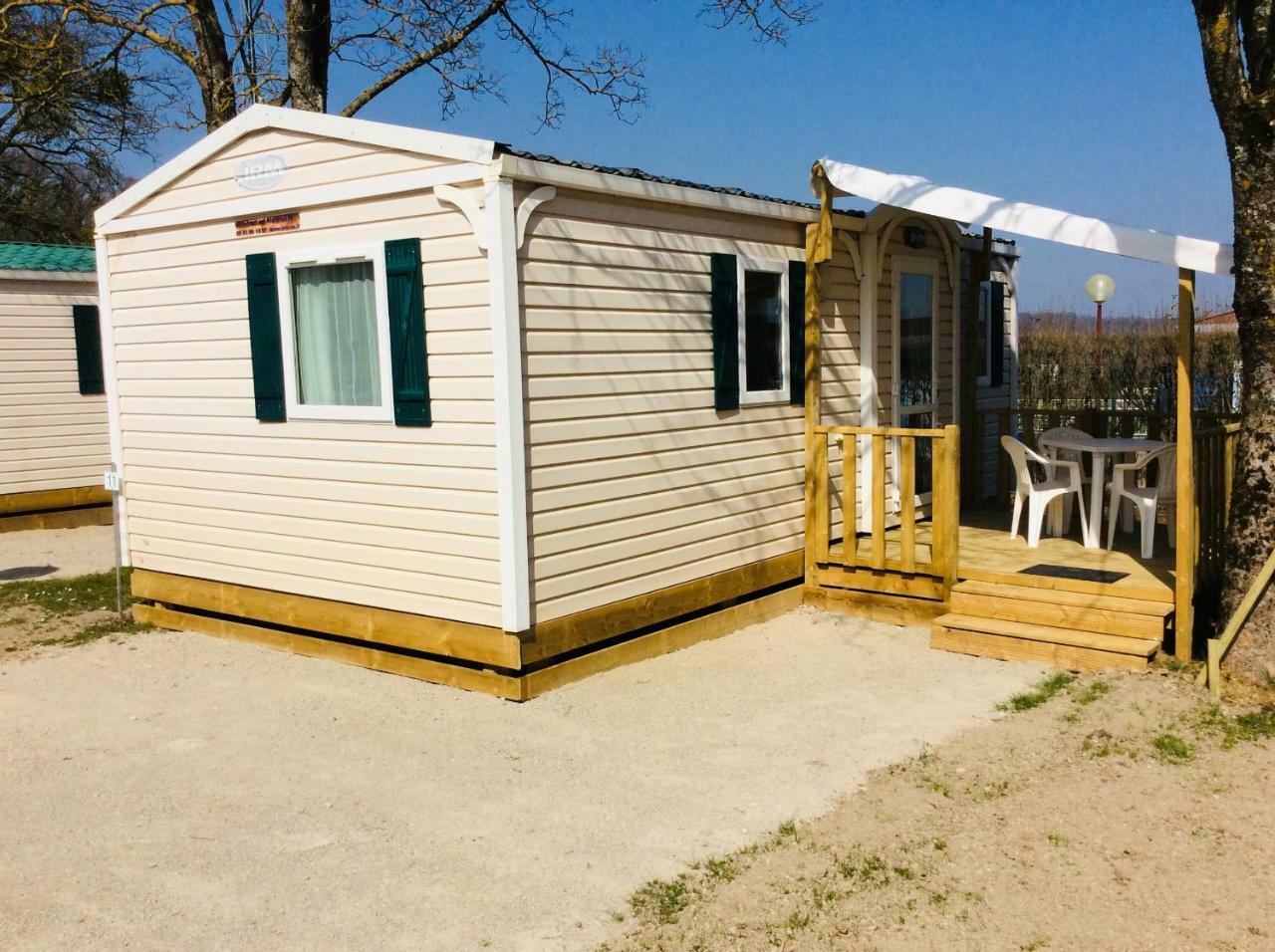 Camping De 孔特雷克塞维尔 外观 照片